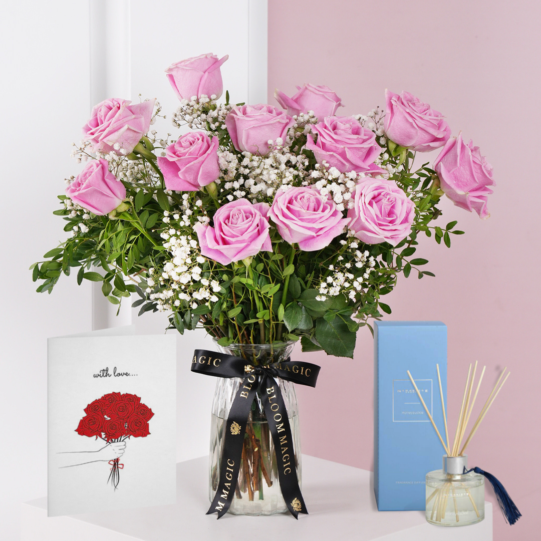 
              La Vie En Rose - Anniversary Gift Set